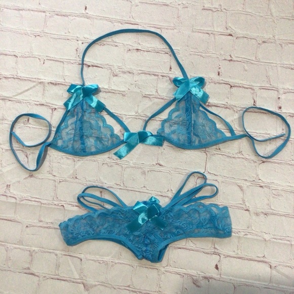Sexy Blue Strappy Lace Bra and Panty Lingerie Set - Size X-Large - Picture 2 of 6